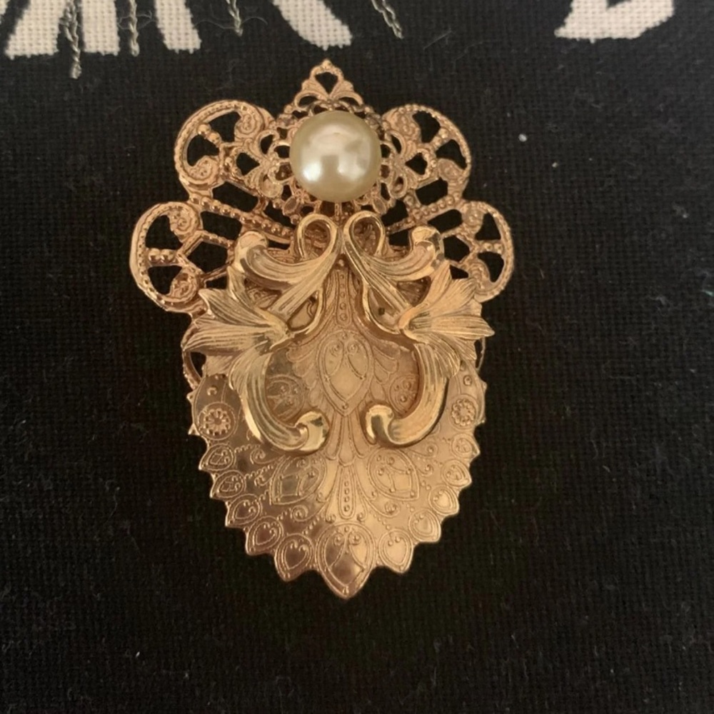 Jane 1998 AOL Pin/Brooch